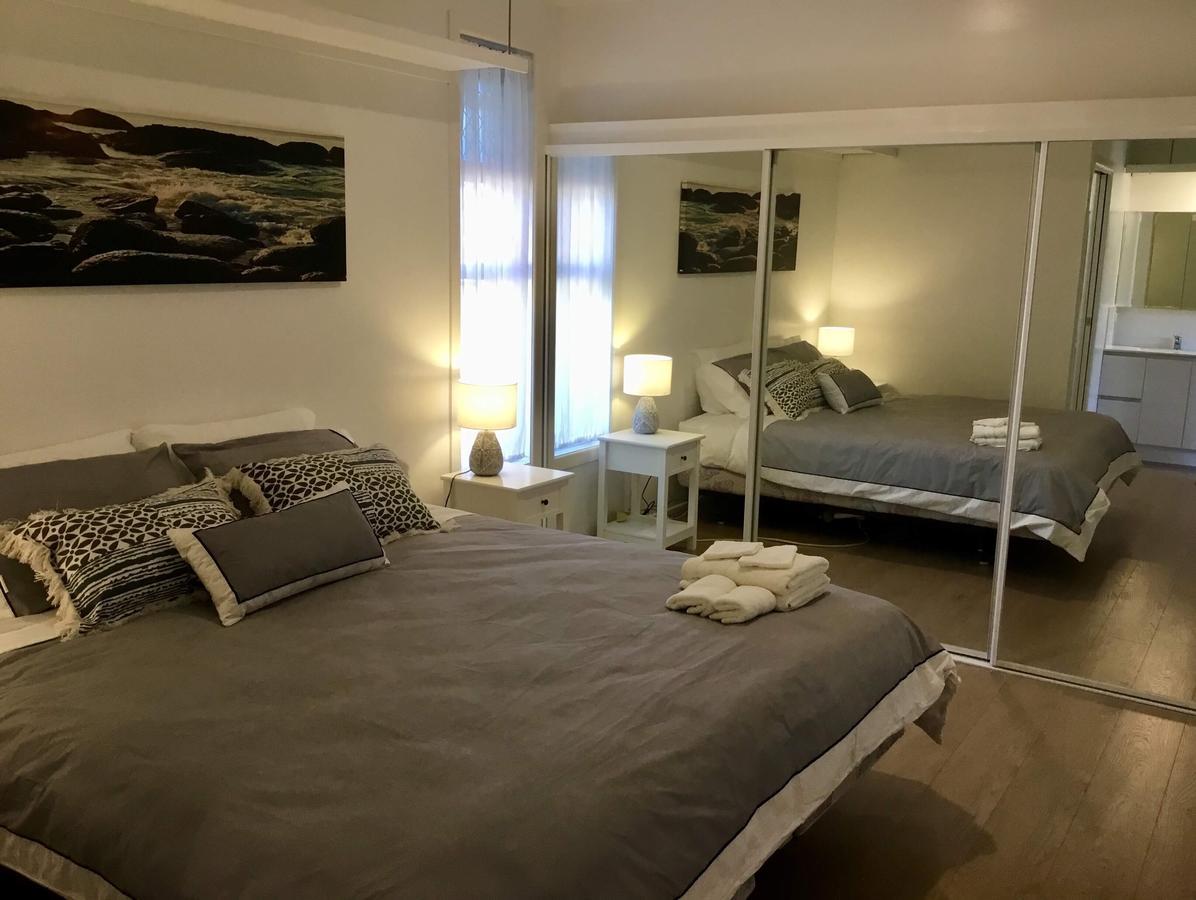 Plumosa On The Water Hotel โกลด์โคสต์ ภายนอก รูปภาพ